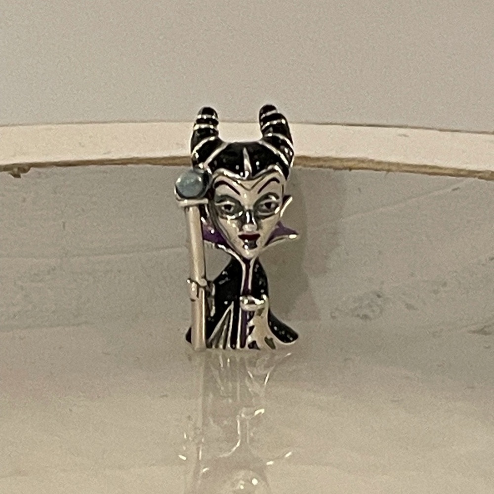 Bracelet Charm Disney’s Villain Maleficent - Picture 3 of 9